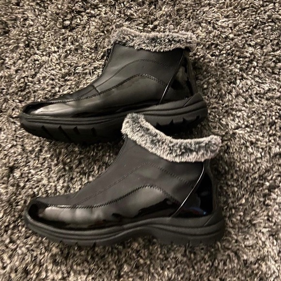 Shoes - Snow boots